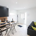 L'obsidienne - Sauna & - Parking, Train Station Apartament