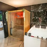 L'obsidienne - Sauna & - Parking, Train Station * Thorigny-sur-Marne