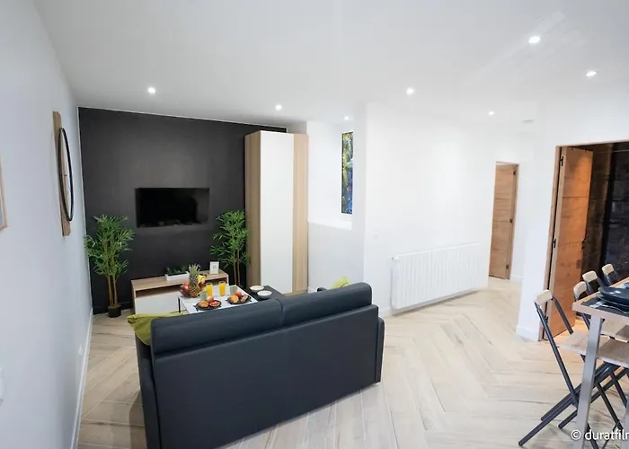 L'obsidienne - Sauna & - Parking, Train Station Thorigny-sur-Marne